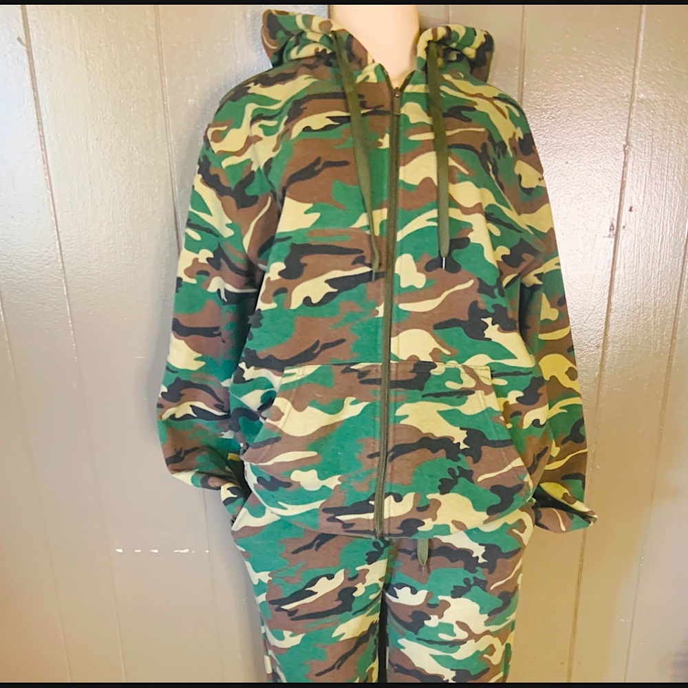 Two piece Camouflage sweat suit